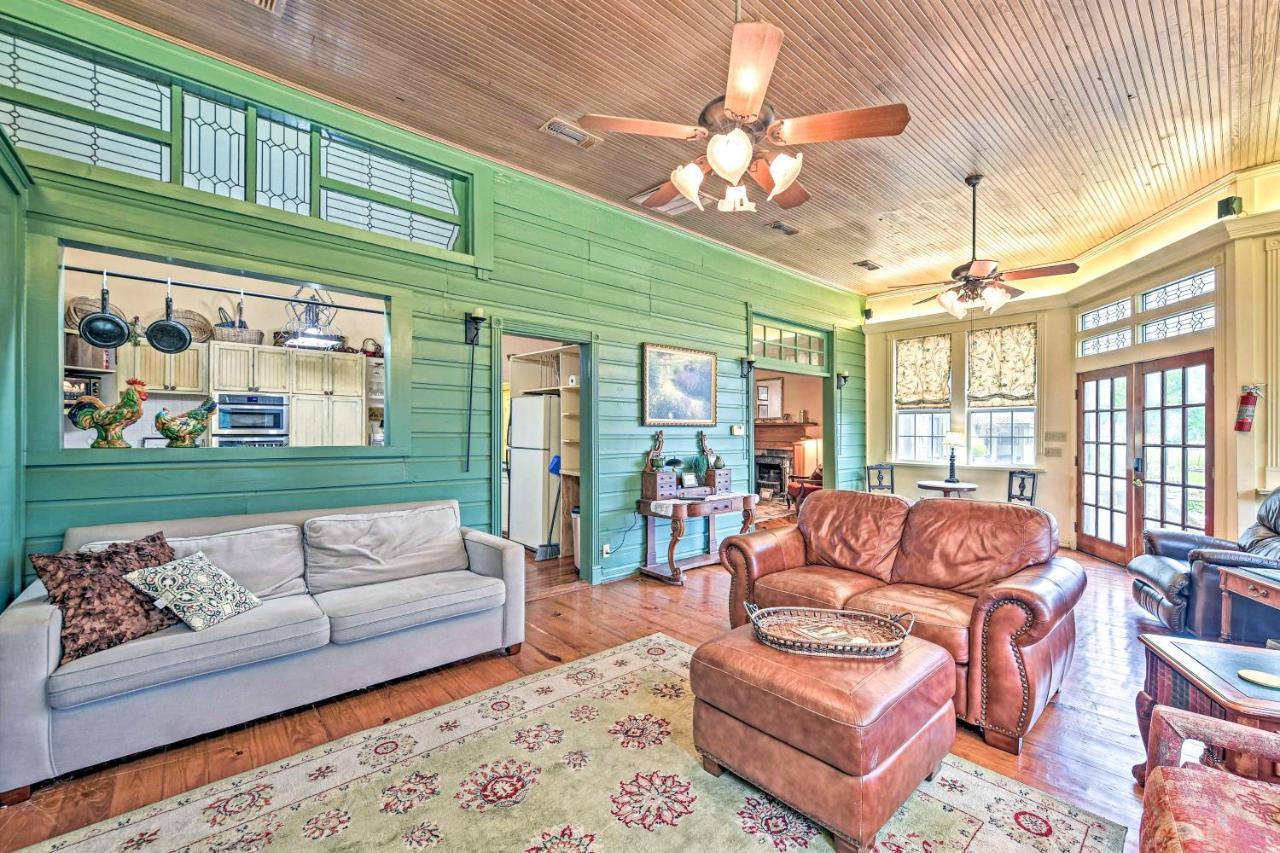The Lilly House Historic Glen Rose Home With Porch! Eksteriør billede
