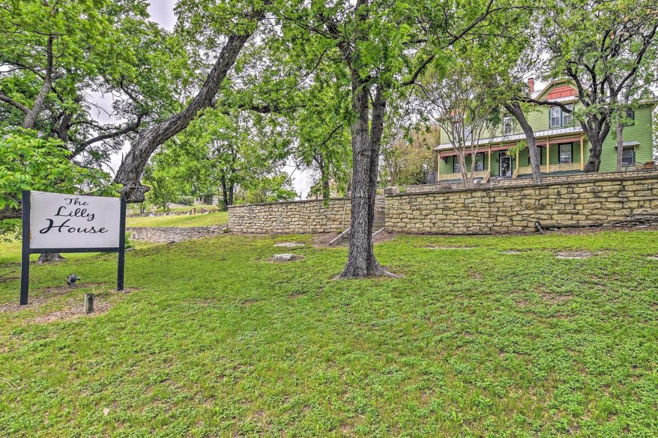 The Lilly House Historic Glen Rose Home With Porch! Eksteriør billede