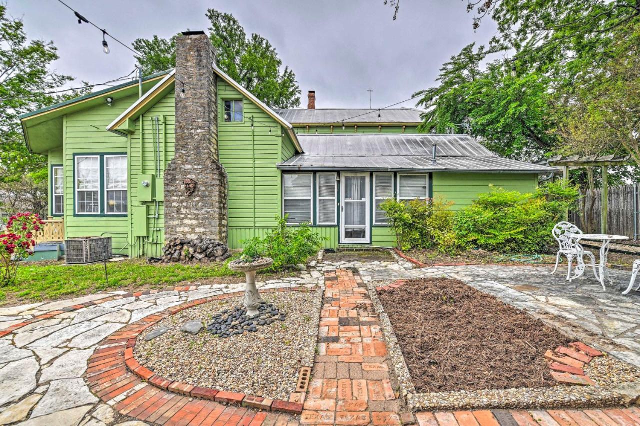 The Lilly House Historic Glen Rose Home With Porch! Eksteriør billede
